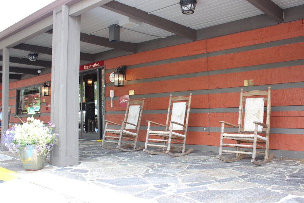 Great Smokies Inn Sitting Area